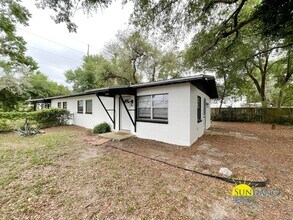 Building Photo - Charming cottage in central Fort Walton Beach!