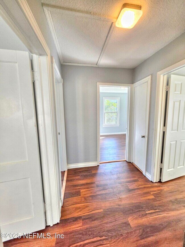 Building Photo - 616 Woodbine St