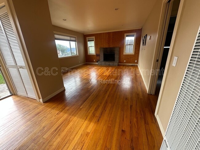 Building Photo - 1865 Andrew Ct