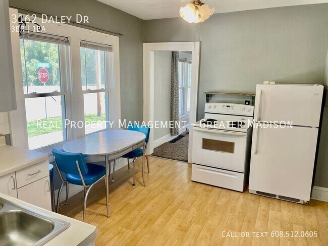 Building Photo - 3162 Daley Dr