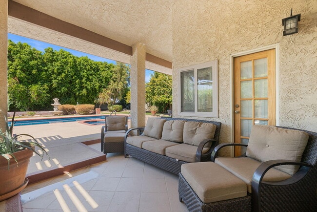 Building Photo - 72056 Palm Haven Dr