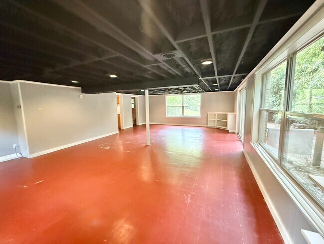 Building Photo - 102 Blueridge Pl