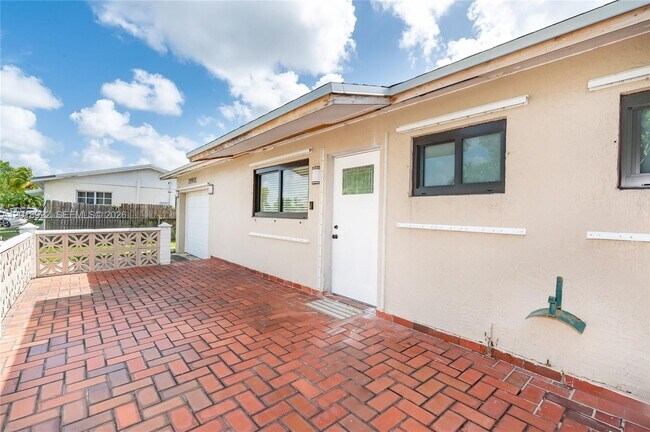 Building Photo - 29901 SW 147th Ave