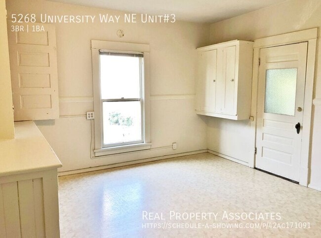 Building Photo - 5268 University Wy NE
