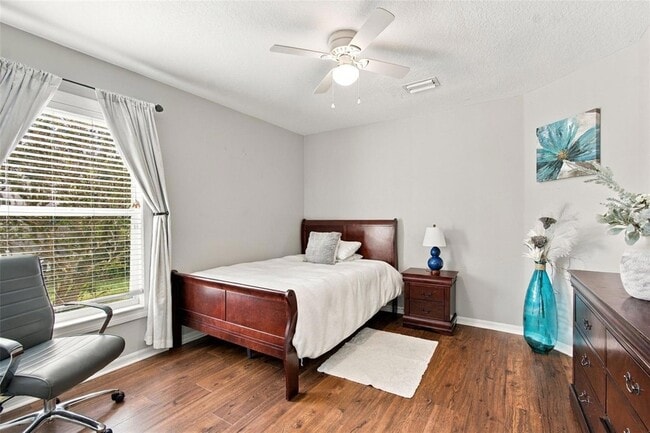 Building Photo - 17323 Emerald Chase Dr