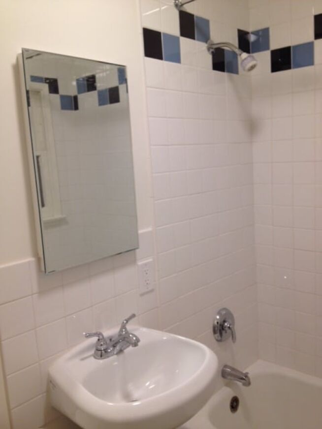 Bathroom - 1314 N Vista St