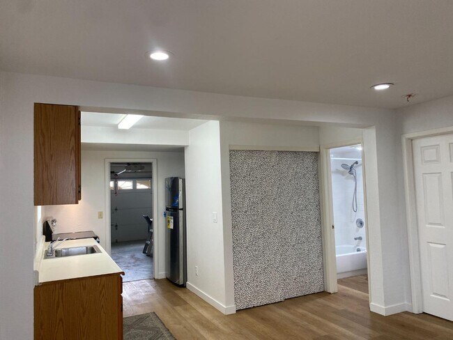 Building Photo - 81 Camelot Ct