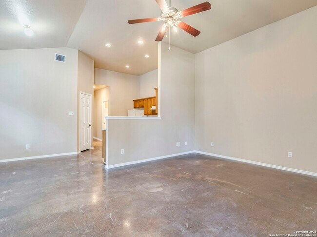 Building Photo - 5723 Golf Heights