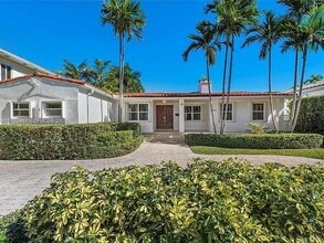 Building Photo - 5371 N Bay Rd