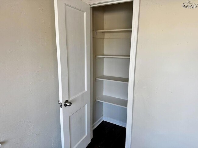 Building Photo - 1627 Oceola Ave