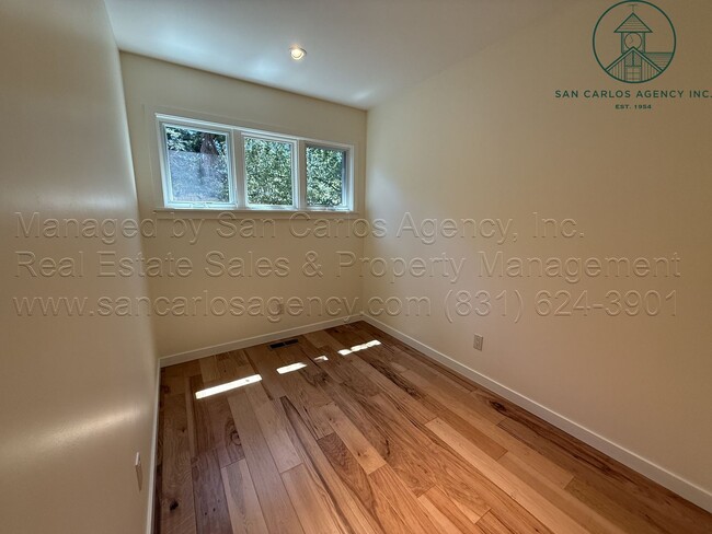 Building Photo - Charming and Refreshed Three Bed Carmel Wo...