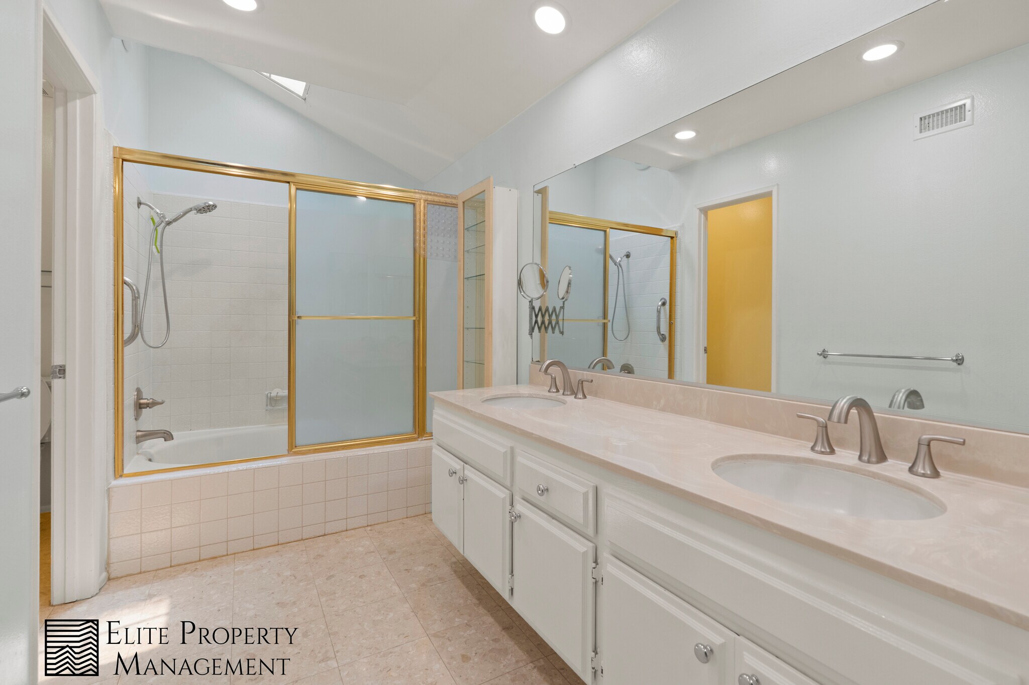 Building Photo - 1409 Athena