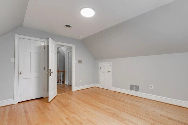 Building Photo - 5001 Southmoor Rd