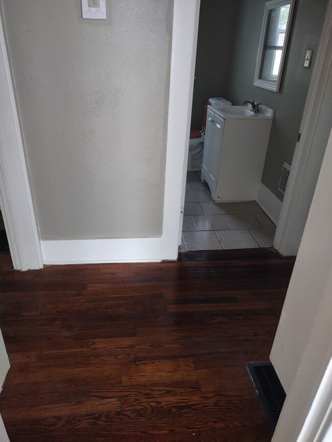 Building Photo - LIMITED TIME MOVE IN SPECIAL!! FIRST MONTH...