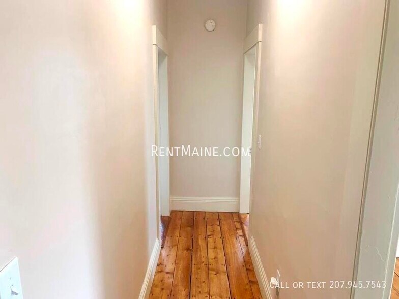 Building Photo - 3 Cushing St