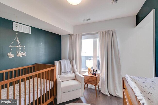 Building Photo - 938 N Leithgow St