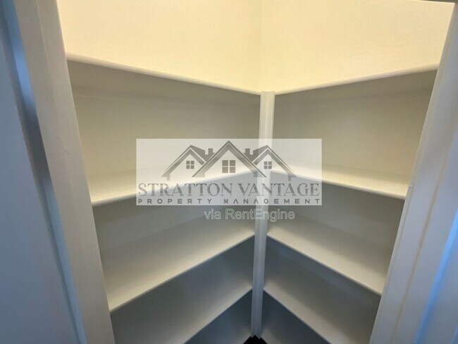 Building Photo - 10155 E Naranja Ave