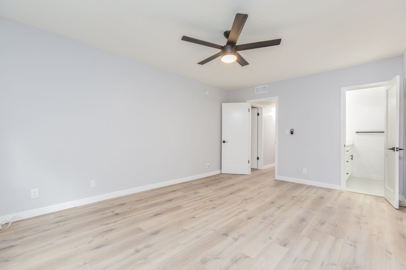 Building Photo - 5036 Coldwater Canyon Ave