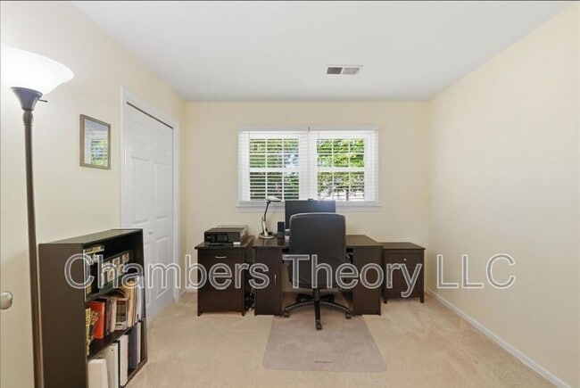 Building Photo - 9902 Madrigal Way