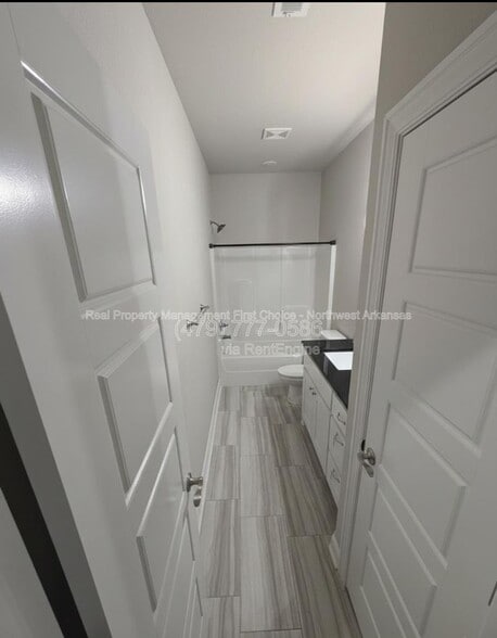 Building Photo - 431 Linda Ln