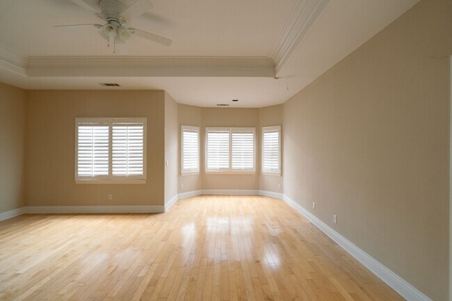 Building Photo - 8240 Sheffield Rd