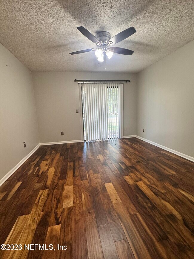 Building Photo - 8343 Westover Ct