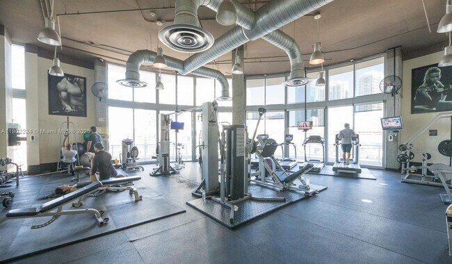 Building Photo - 690 SW 1st Ct