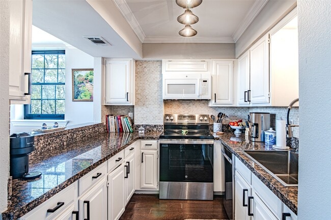 Building Photo - 1100 Harvard St