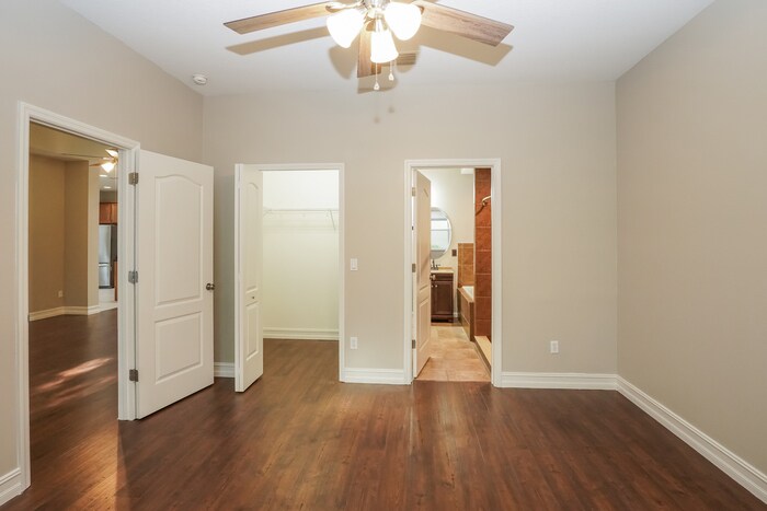 Building Photo - 615 Woods Landing Dr