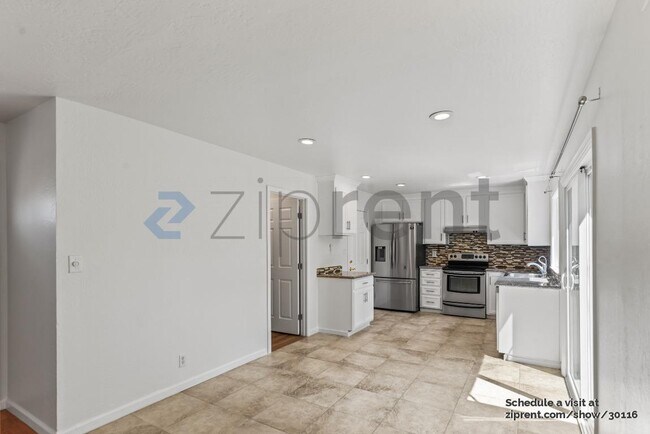 Building Photo - 2257 Goldcrest Cir
