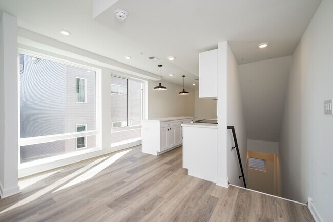 Building Photo - 1514 Master St