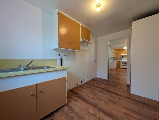 Building Photo - Charming 3 Bedroom, 1 Bath With Large Yard & Great Patio Space!