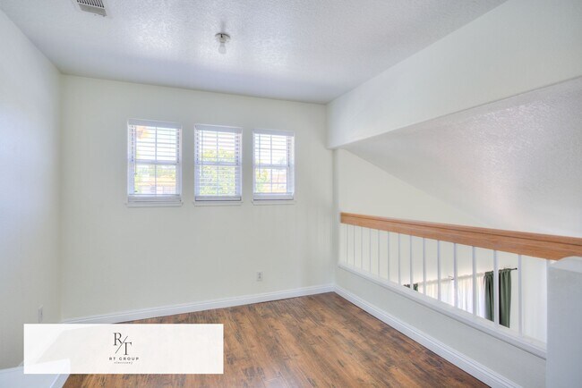 Building Photo - Beautiful 3 Bed / 2.5 Bath Home in the Corona-Norco Unified School District