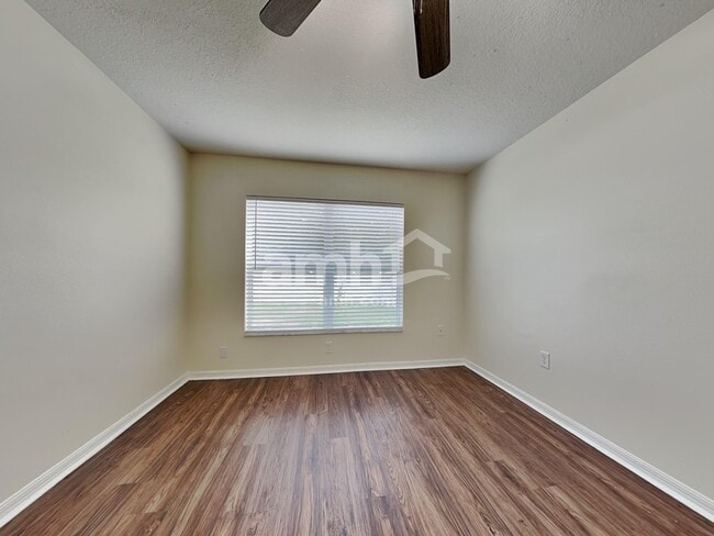 Building Photo - 10225 Summerview Cir