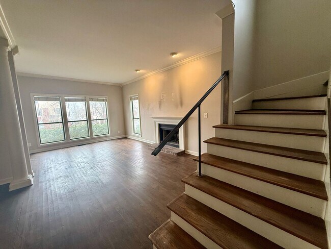 Building Photo - Quaint East Nashville Townhome