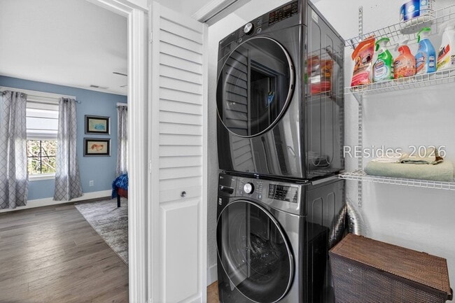 Building Photo - 225 University Pkwy