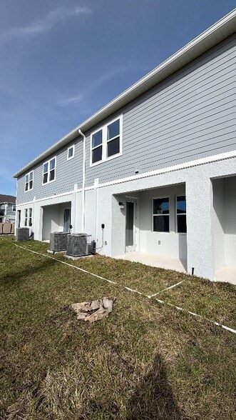 Building Photo - 382 Sol Vis Dr