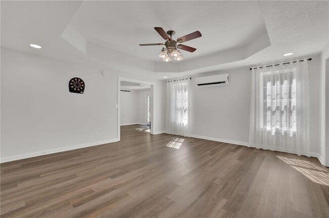 Building Photo - 520 Ruby Forest Pkwy