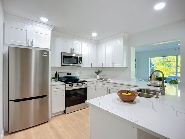 Building Photo - 2014 Hampstead Cir