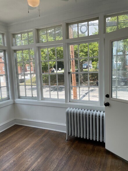 Building Photo - 306 W Freedley St