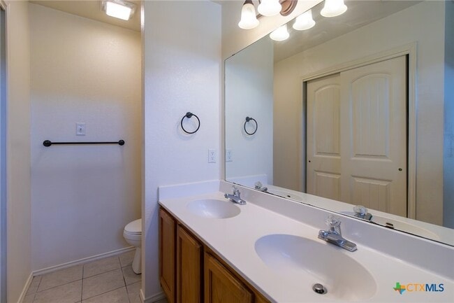 Building Photo - 1203 Fox Creek Dr