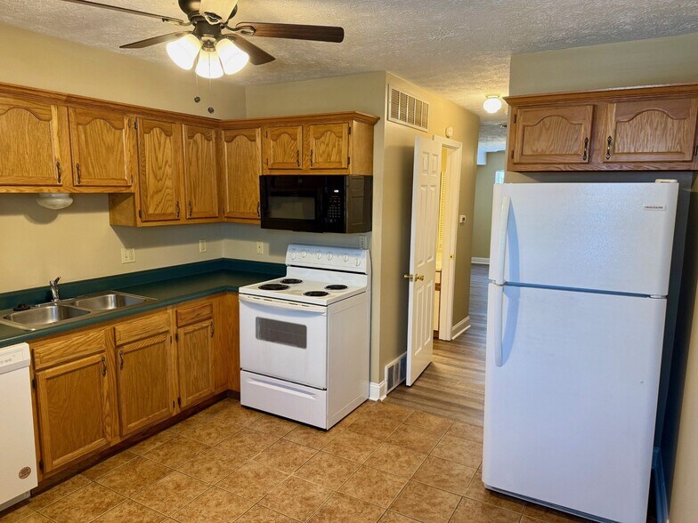 Building Photo - 2305 Adams Ave