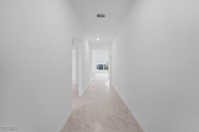 Building Photo - 4138 E Gator Cir