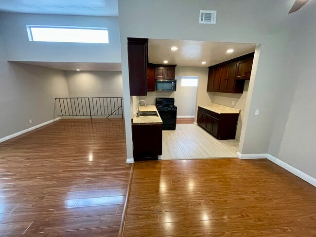 Building Photo - 2027 S Campus Ave