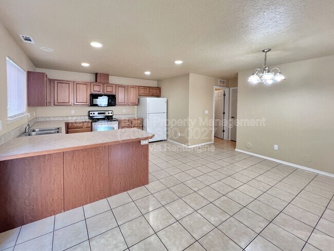 Building Photo - 6523 S Covewood Way