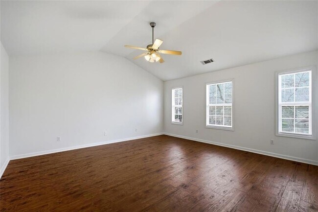 Building Photo - 6425 White Walnut Way