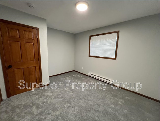 Building Photo - 2 S Wickham Ct