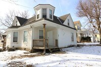 Building Photo - 901 Osage St