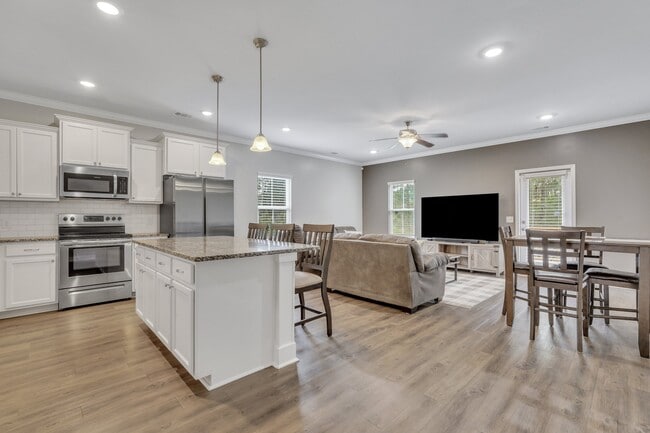 Building Photo - 174 Horizon Ln