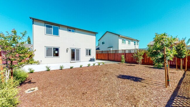 Building Photo - Bright and beautiful Home in Coffey Park! ...